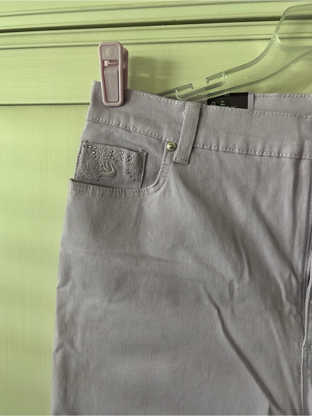 Gloria Vanderbilt Amanda Lavender Bermuda Shorts - Picture 2 of 9